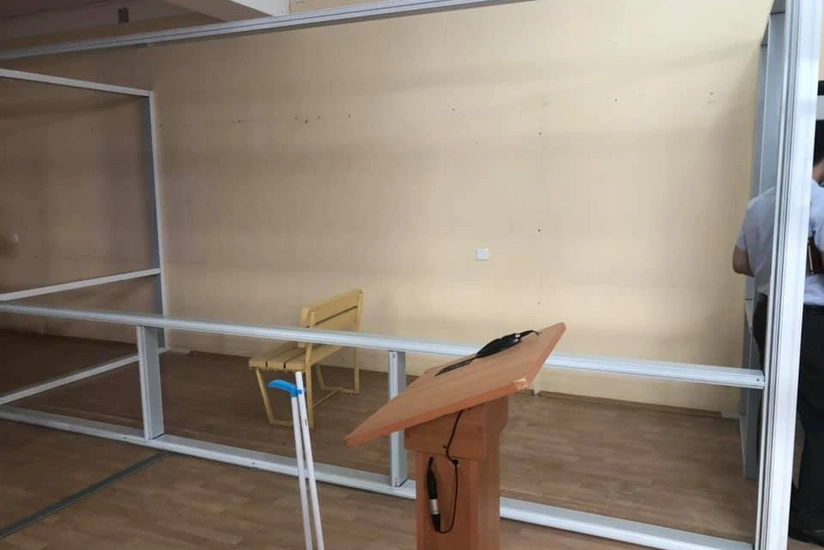 Bakı Apelyasiya Məhkəməsində dəmir qəfəslər ləğv edildi