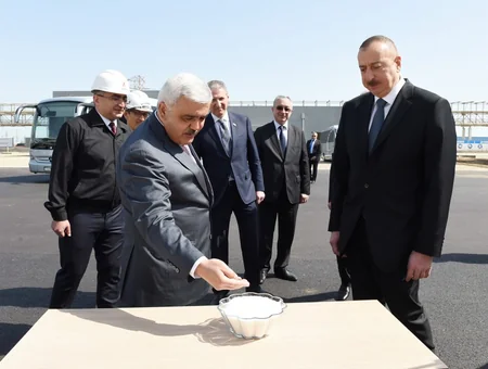 Prezident İlham Əliyev Sumqayıtda SOCAR-ın karbamid zavodunun tikintisində işlərin gedişi ilə tanış olub - YENİLƏNİB
