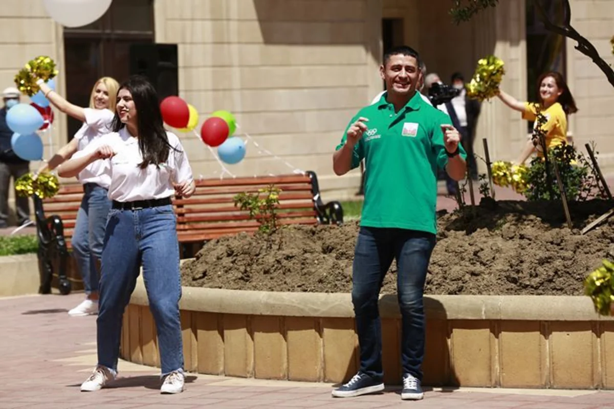 Rəsul Çunayev “Olimpiya günü”ndə rəqs etdi