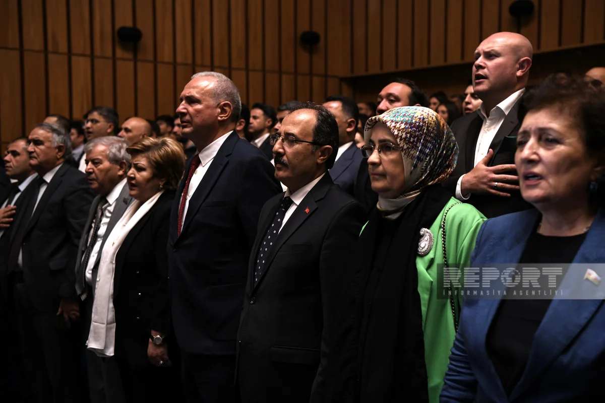 Türk Dünyası Bakı Atatürk Liseyinin məzuniyyət mərasimi keçirilib