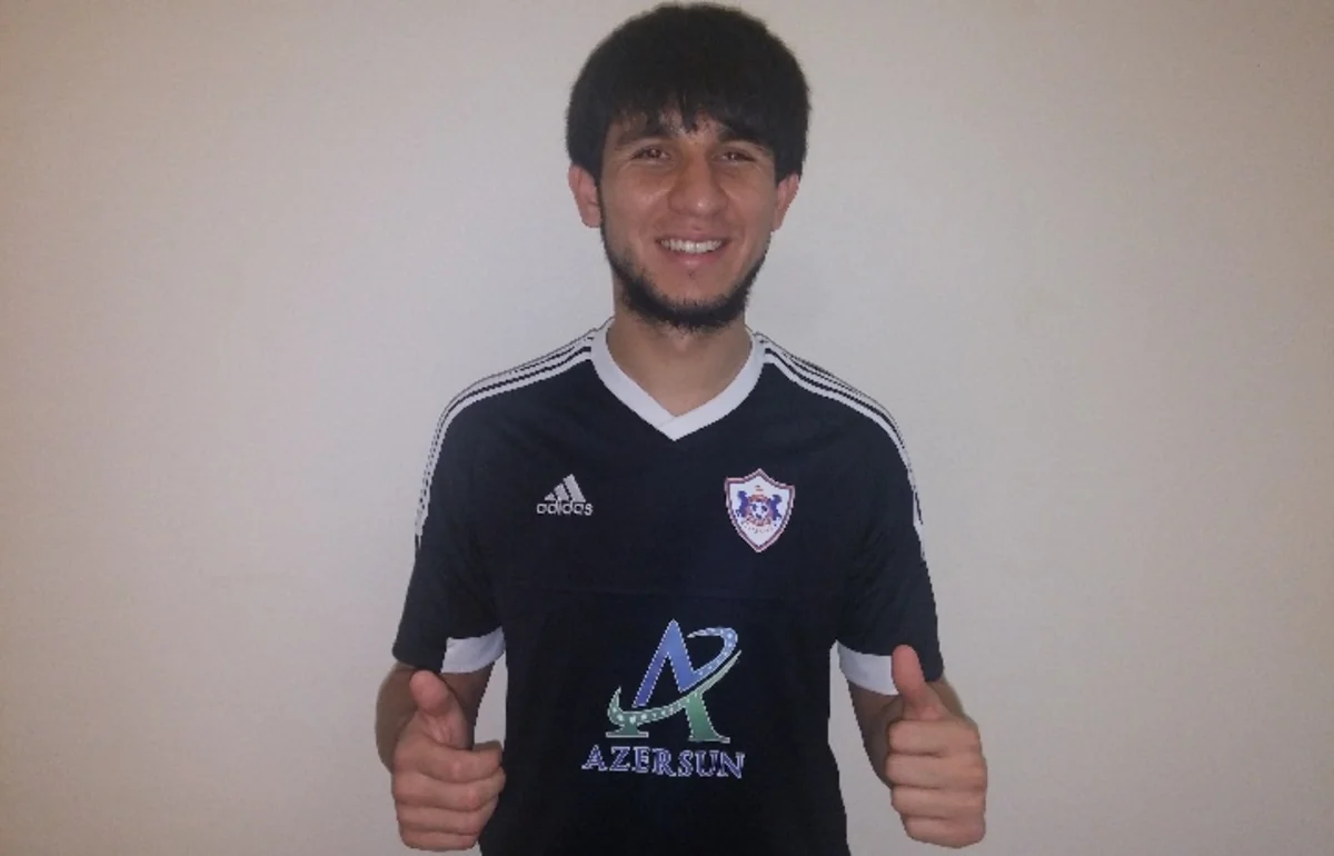 Qarabağ Əfran İsmayılovla müqavilə bağlayıb