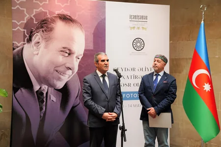 Heydər Əliyevin xatirəsinə həsr olunmuş fotosərgi keçirilib