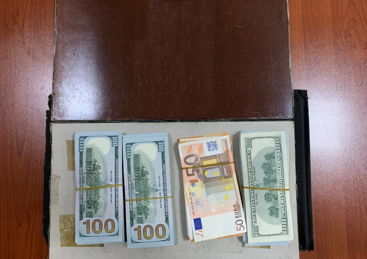 Azərbaycandan Qətərə külli miqdarda xarici valyutanın keçirilməsinin qarşısı alınıb