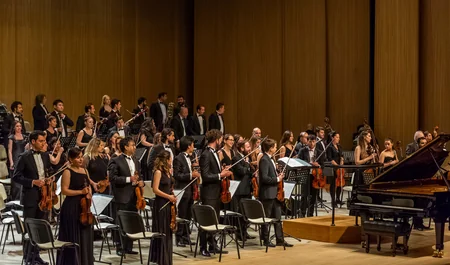 Tekfen Filarmoniya Orkestri Bakıda “100 il” adlı konsert proqramı ilə çıxış edib