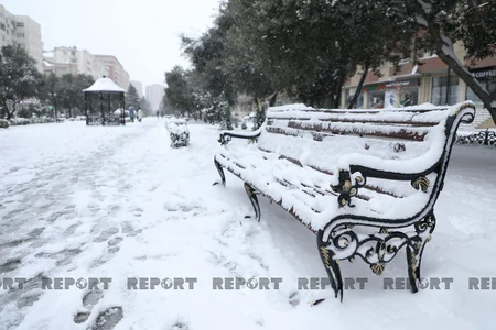 Qar ən çox uşaqları sevindirir... - VİDEO