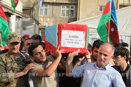 Vəfat etmiş Vətən müharibəsi qazisi torpağa tapşırılıb - YENİLƏNİB