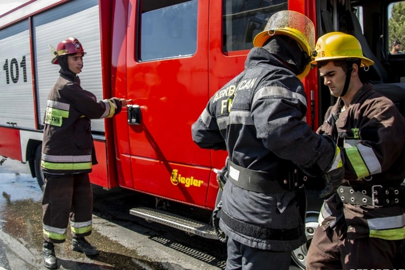 Bakıda yanğın olub, 2 nəfər zəhərlənib