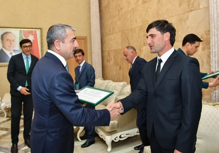 Avropa çempionatında gümüş medal qazanan Azərbaycan millisi təltif edilib