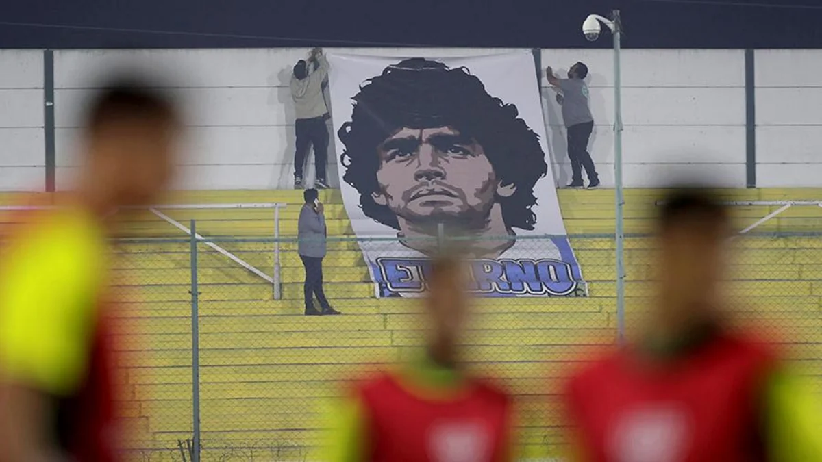 FIFA bütün 211 assosiasiyaya Maradona ilə bağlı müraciət etdi
