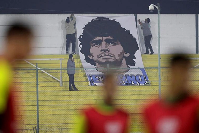 FIFA bütün 211 assosiasiyaya Maradona ilə bağlı müraciət etdi
