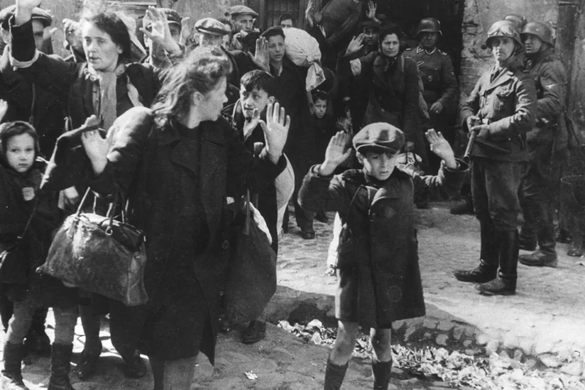 Президент Польши подписал закон о Холокосте