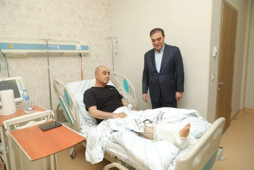 Gəncənin icra başçısı Kəlbəcərdə minaya düşən hərbi hissə komandirini ziyarət edib