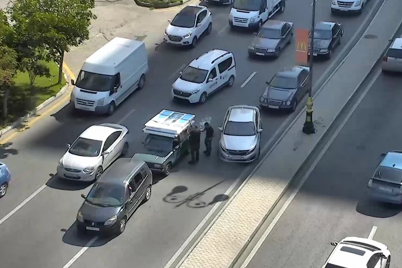 Bakıda yol qəzası baş verib, sıxlıq yaranıb