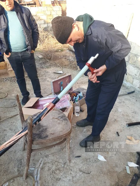 Жители ряда улиц Абшеронского и Бинагадинского районов остались без света из-за фейрверков