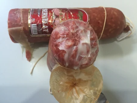 ​Bakıda satılan bir neçə adda kolbasa məhsullarının tərkibində at əti müəyyən edilib