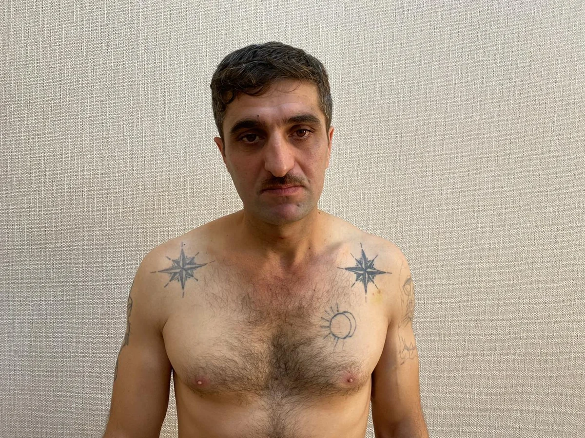 Bakıda Rıjiy Tofiq adı ilə tanınan avtoritetdən silah və narkotik vasitə aşkarlanıb - FOTO