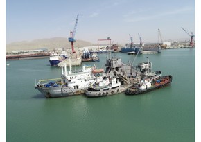 ASCO vessels carry out dredging operations in harbor area of Baku Shipyard