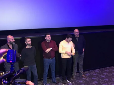 В “CinemaPlus Xəmsə коллектив Kəklikotu раздал автографы