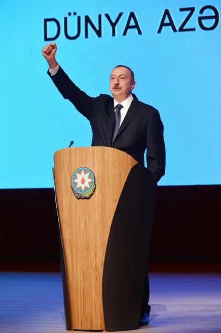 Prezident İlham Əliyev: “Xaricdə yaşayan azərbaycanlıların taleyi ilə həmişə maraqlanırıq” - YENİLƏNİB