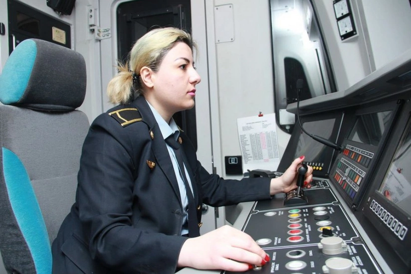 Bakı metrosunda qadın maşinistlərin sayı artırılır