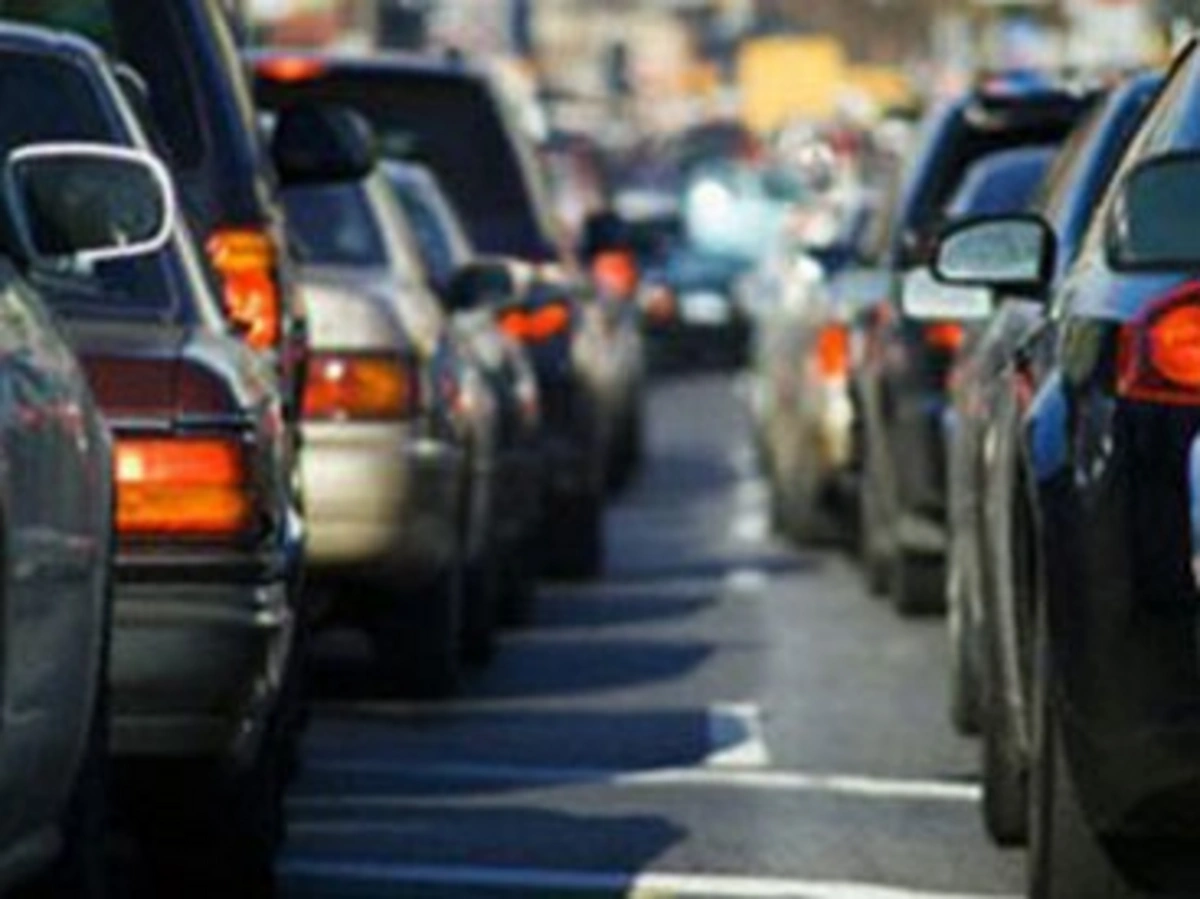 Traffic jams occured on main streets in Baku