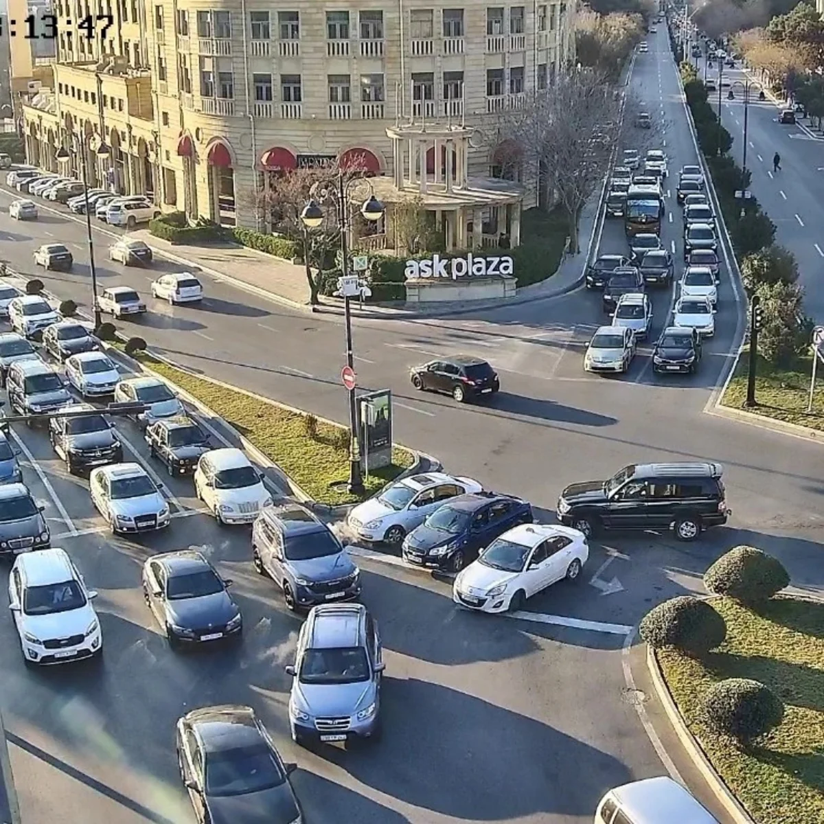 Bakıda tıxac yaranan yolların adları açıqlanıb