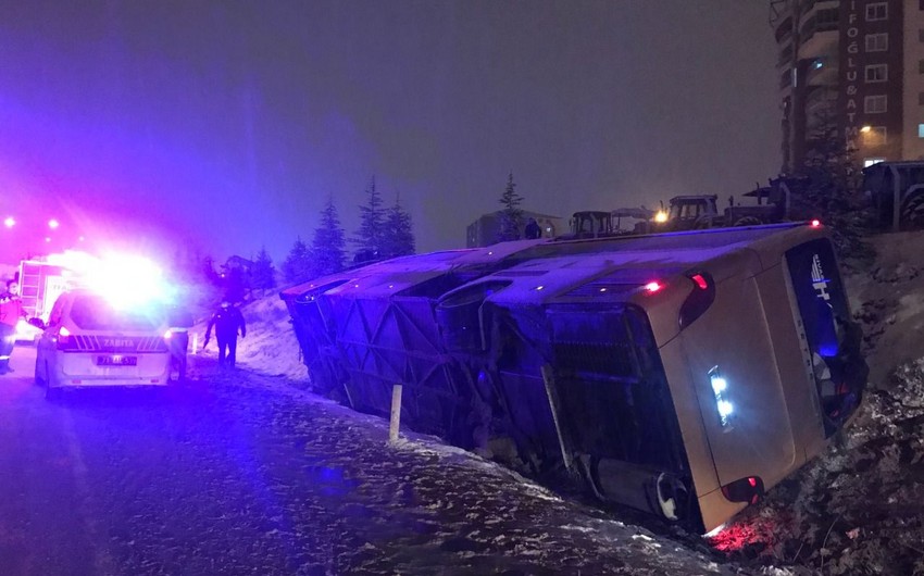Türkiyədə yol qəzasında 5 nəfər ölüb, yaralıların sayı 38-ə çatıb - YENİLƏNİB