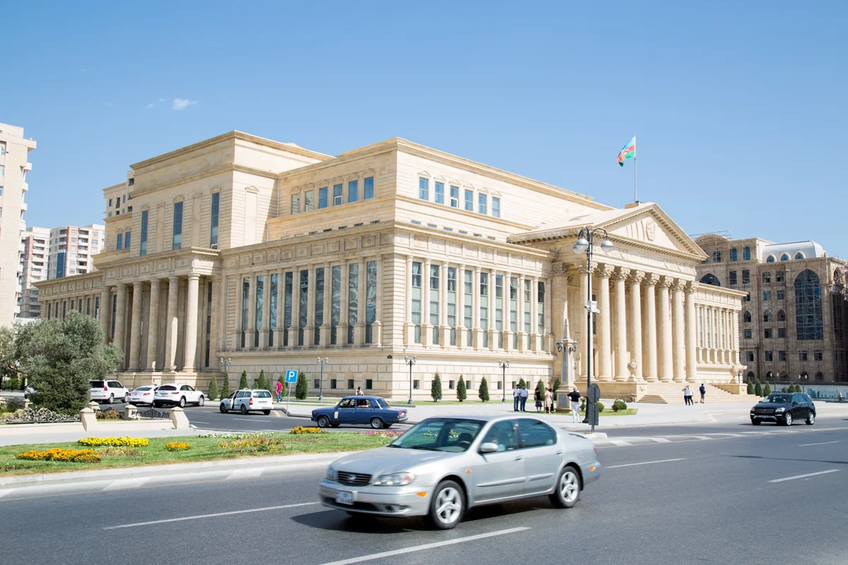 Tbilisi prospektində iki nəfəri bıçaqlayan şəxs Ali Məhkəməyə müraciət edib