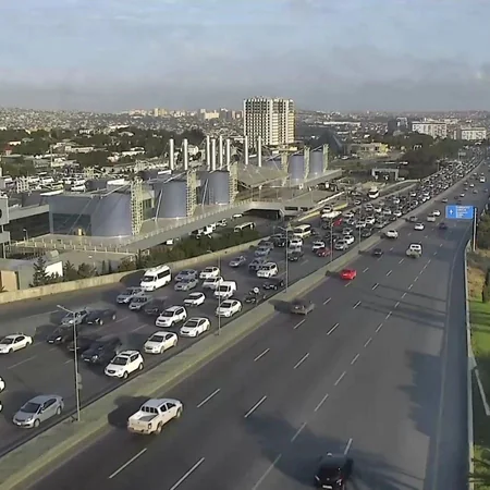 Bakının bir sıra yollarında tıxac yaranıb - YENİLƏNİB