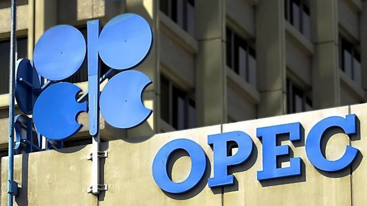 ОПЕК+ согласовал дополнительное сокращение добычи нефти