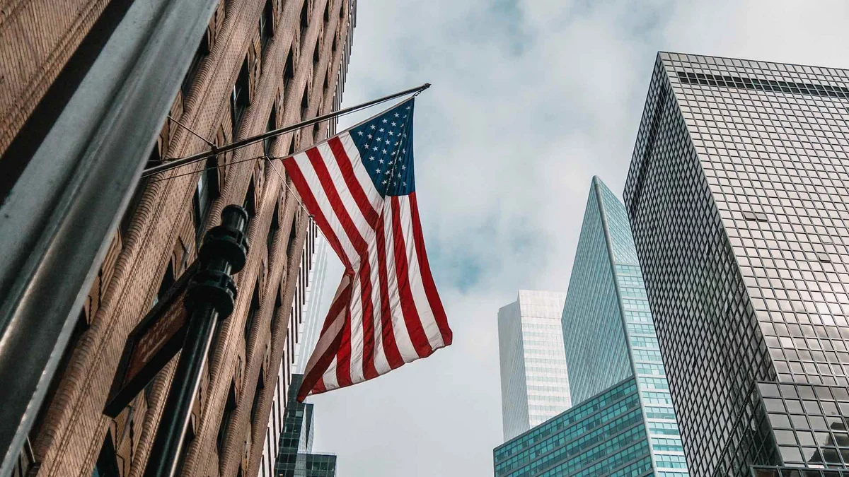 Число рабочих мест в США в марте превысило прогнозы