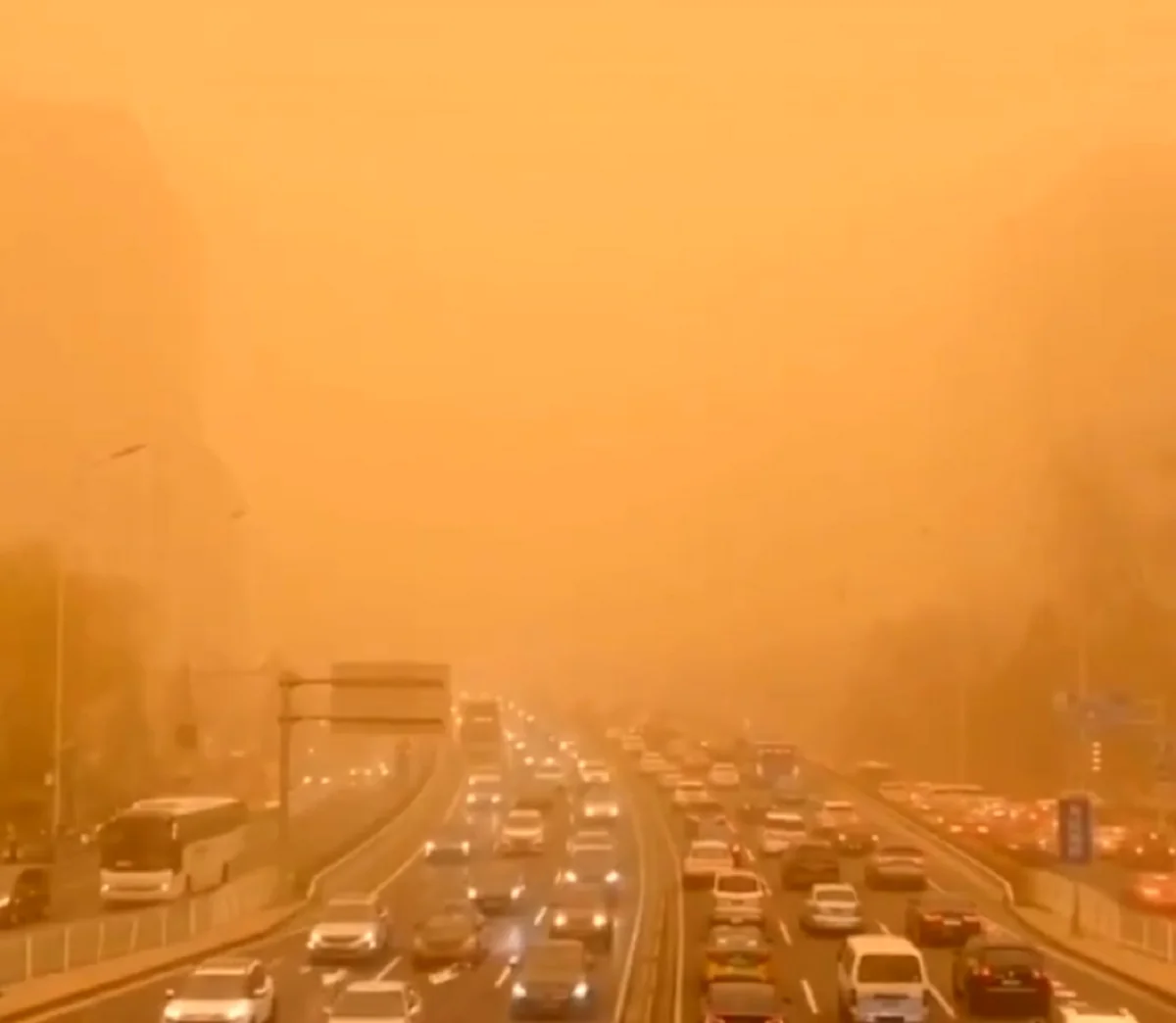 Over 730 people affected by sandstorm in southeast Iran