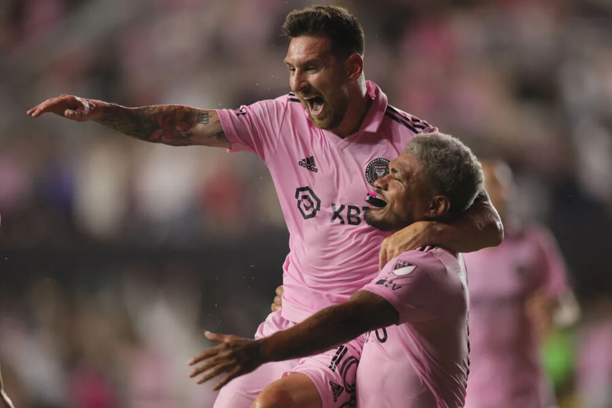 Месси стал лучшим бомбардиром Кубка лиг