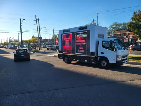 Azərbaycan icması Torontoda piket keçirib