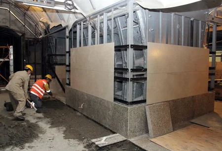 Metronun Sahil stansiyasında eskalatorların sazlanmasına başlanılıb