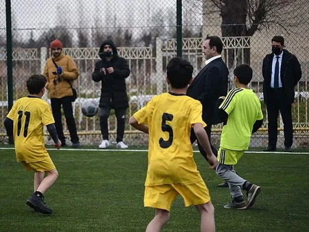 İsmayıllıda süni örtüklü meydança istifadəyə verilib