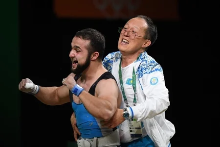 ​Azərbaycanlı ağırlıqqaldıran dünya rekordu vuraraq Olimpiya çempionu olub