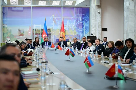 Bişkekdə Bəxtiyar Vahabzadənin Seçilmiş əsərlərinin qırğızca nəşrinin təqdimatı olub