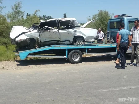 Göyçayda minik avtomobili aşıb, xəsarət alanlar var - FOTO - YENİLƏNİB