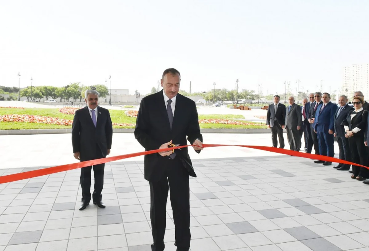 ​Azərbaycan Prezidenti SOCAR-ın yeni inzibati binasının açılışında iştirak edib - VİDEO