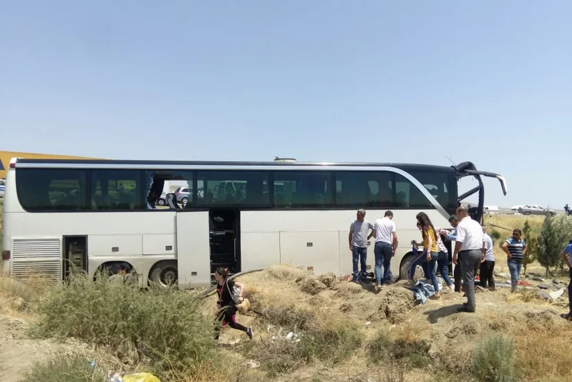 Стали известны имена 17 лиц, пострадавших в результате ДТП с участием пассажирского автобуса Тбилиси-Баку - ОБНОВЛЕНО - 3