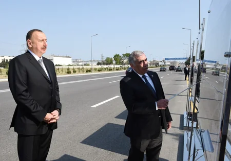 Prezident İlham Əliyev Nizami rayonundakı Mikayıl Əliyev küçəsində aparılan yenidənqurma işləri ilə tanış olub