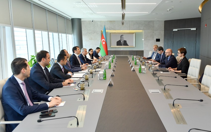 Azerbaijan, AIIB mull potential projects on green energy