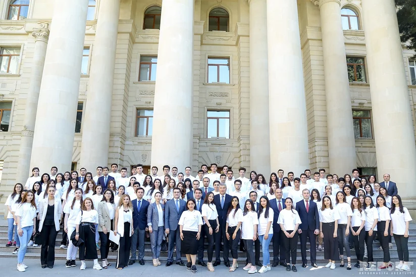 Gənc diplomatlar hərəkat yaradıblar - FOTOLAR
