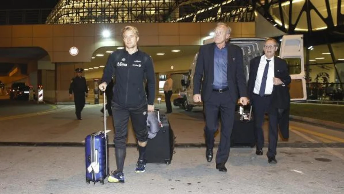 Национальная футбольная команда Норвегии прибыла в Баку