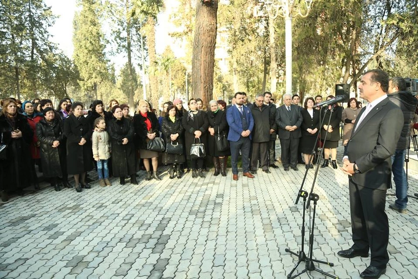 Gəncədə bəstəkar Qəmbər Hüseynlinin abidəsinin açılışı olub