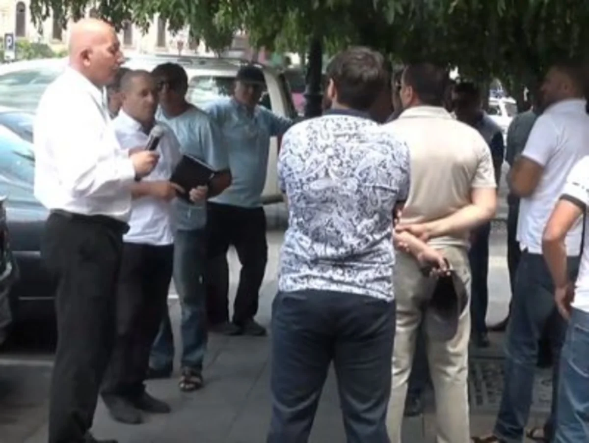 Ermənistanda avtomobil idxalatçıları etiraz aksiyası keçirib