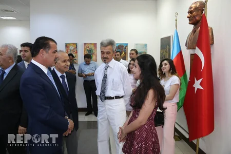Türkiyənin Gəncədəki Baş Konsulluğunda tanınmış azərbaycanlı rəssamın fərdi sərgisi keçirilir - FOTO
