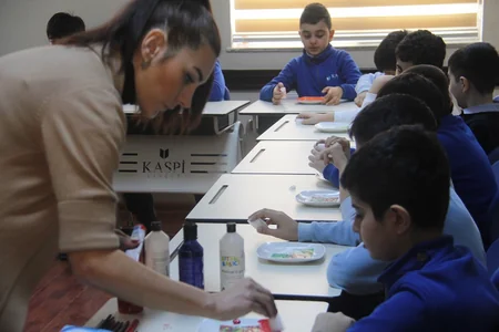 Kaspi liseyi Təmiz Şəhər ASC-in köməyi ilə 5 ağac xilas edib