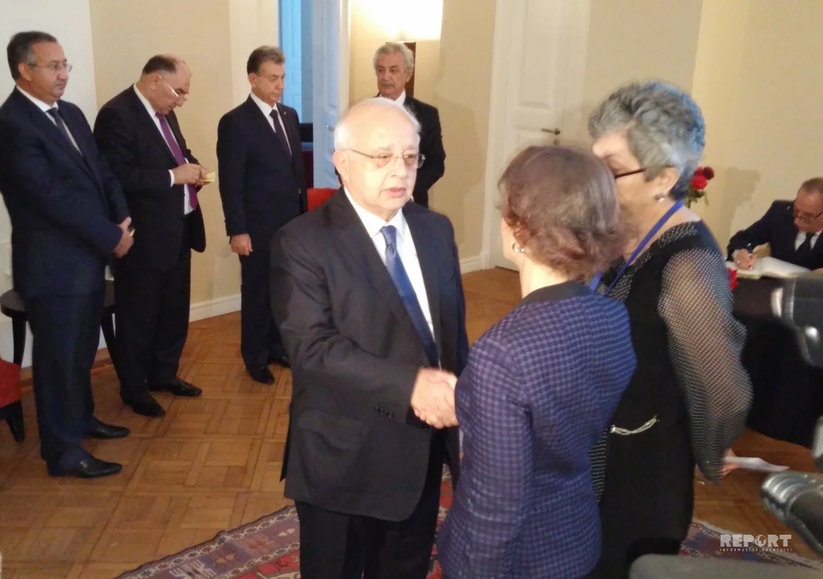 Azərbaycan baş nazirinin müavini Fransa səfirliyində başsağlığı verib - FOTO